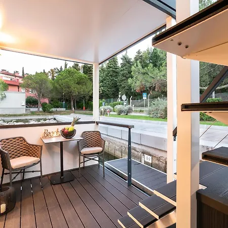 Botel Dream Houseboat By The Sea With Terrace